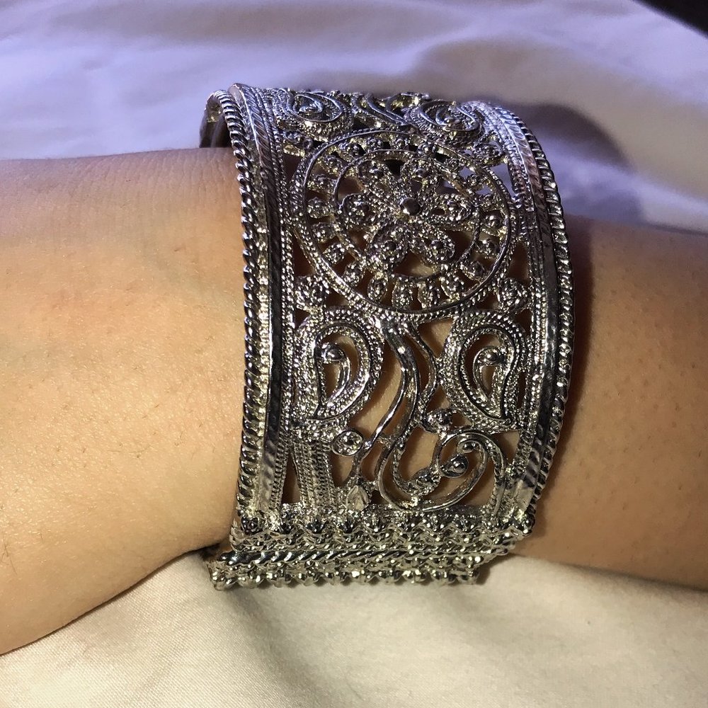 silver bracelet - Picture 2 of 2